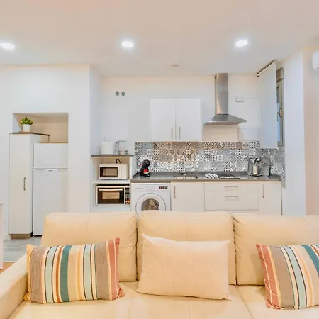 Medina-azahara Апартаменти *