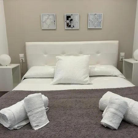 Medina-azahara Apartment